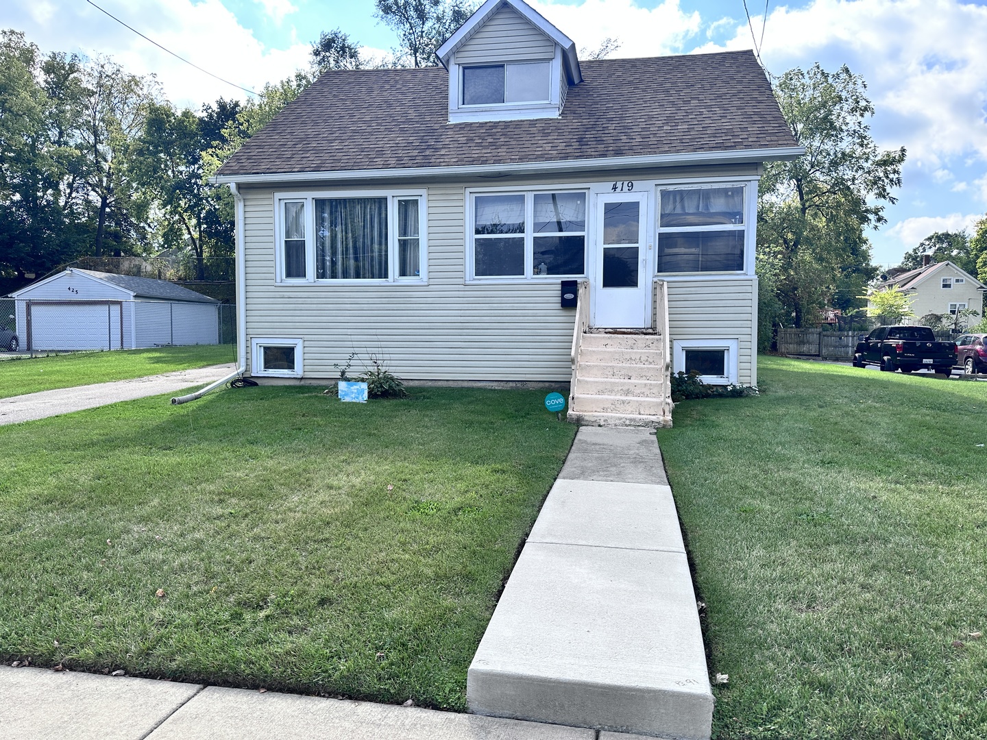 419 Fremont Street, Elgin, IL 60120
