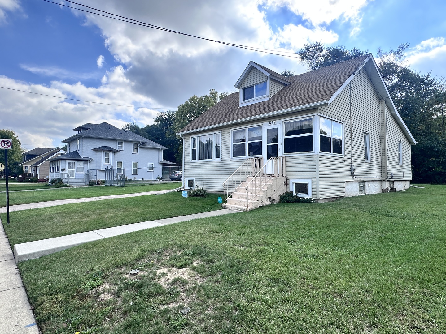 419 Fremont Street, Elgin, IL 60120