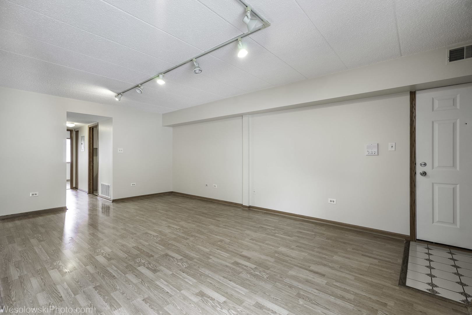 9150 W 95th Street #2B, Hickory Hills, IL 60457
