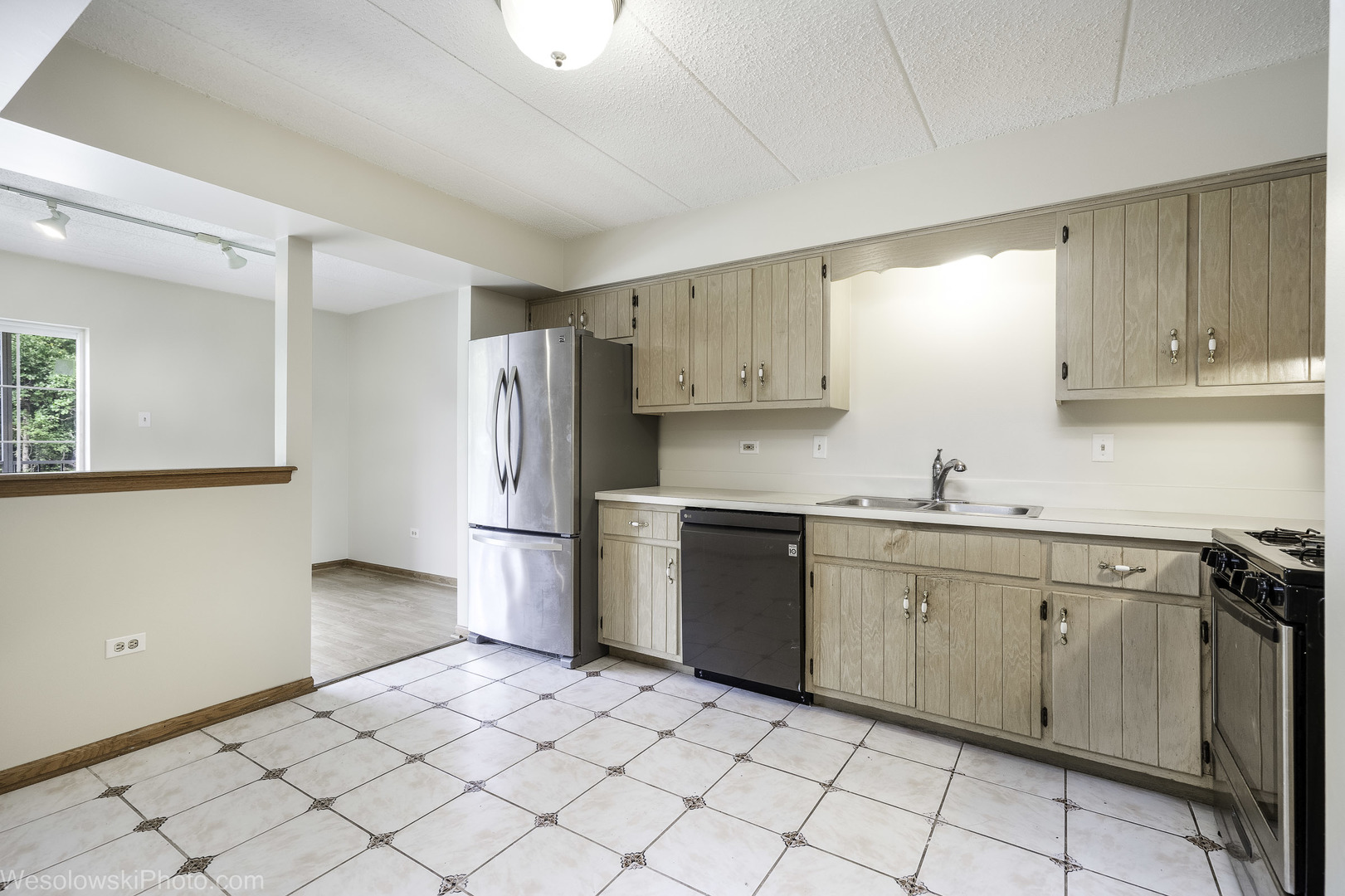 9150 W 95th Street #2B, Hickory Hills, IL 60457