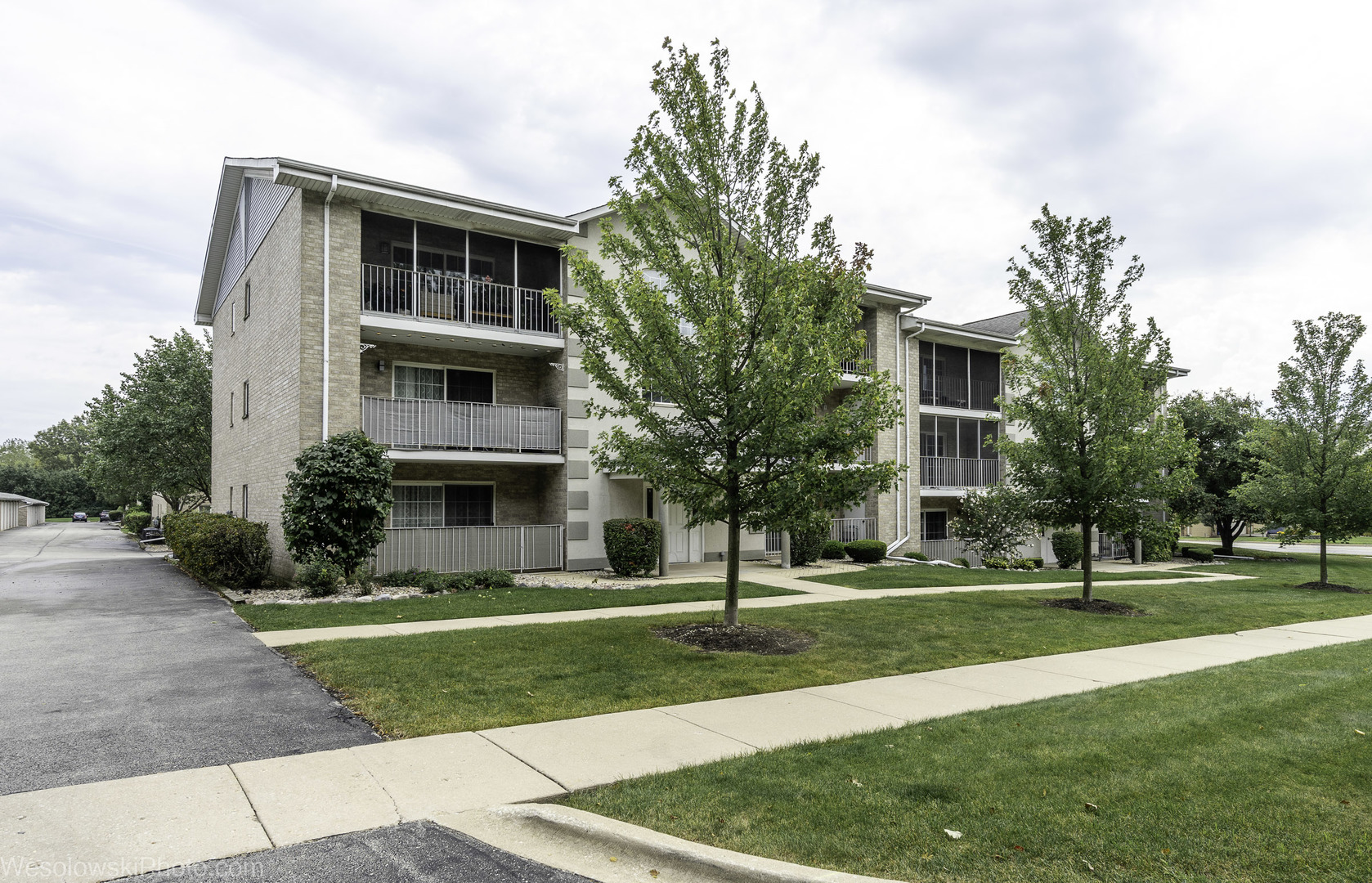 9150 W 95th Street #2B, Hickory Hills, IL 60457