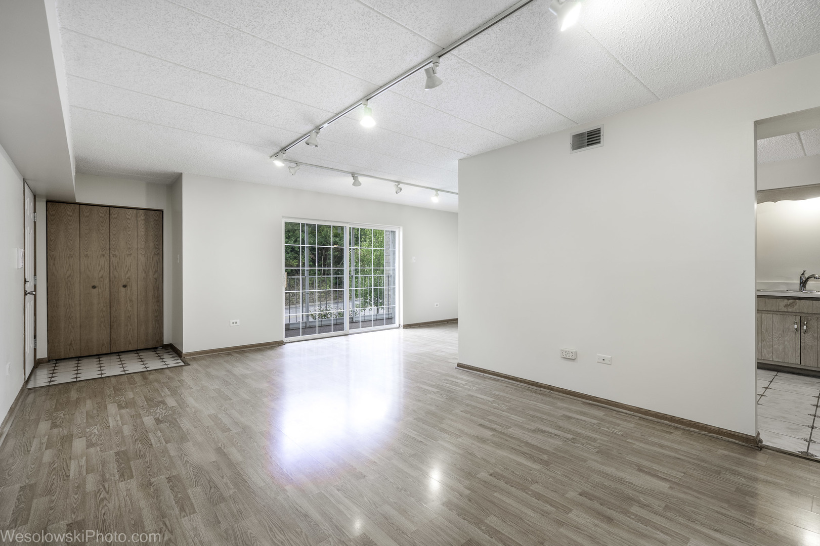 9150 W 95th Street #2B, Hickory Hills, IL 60457