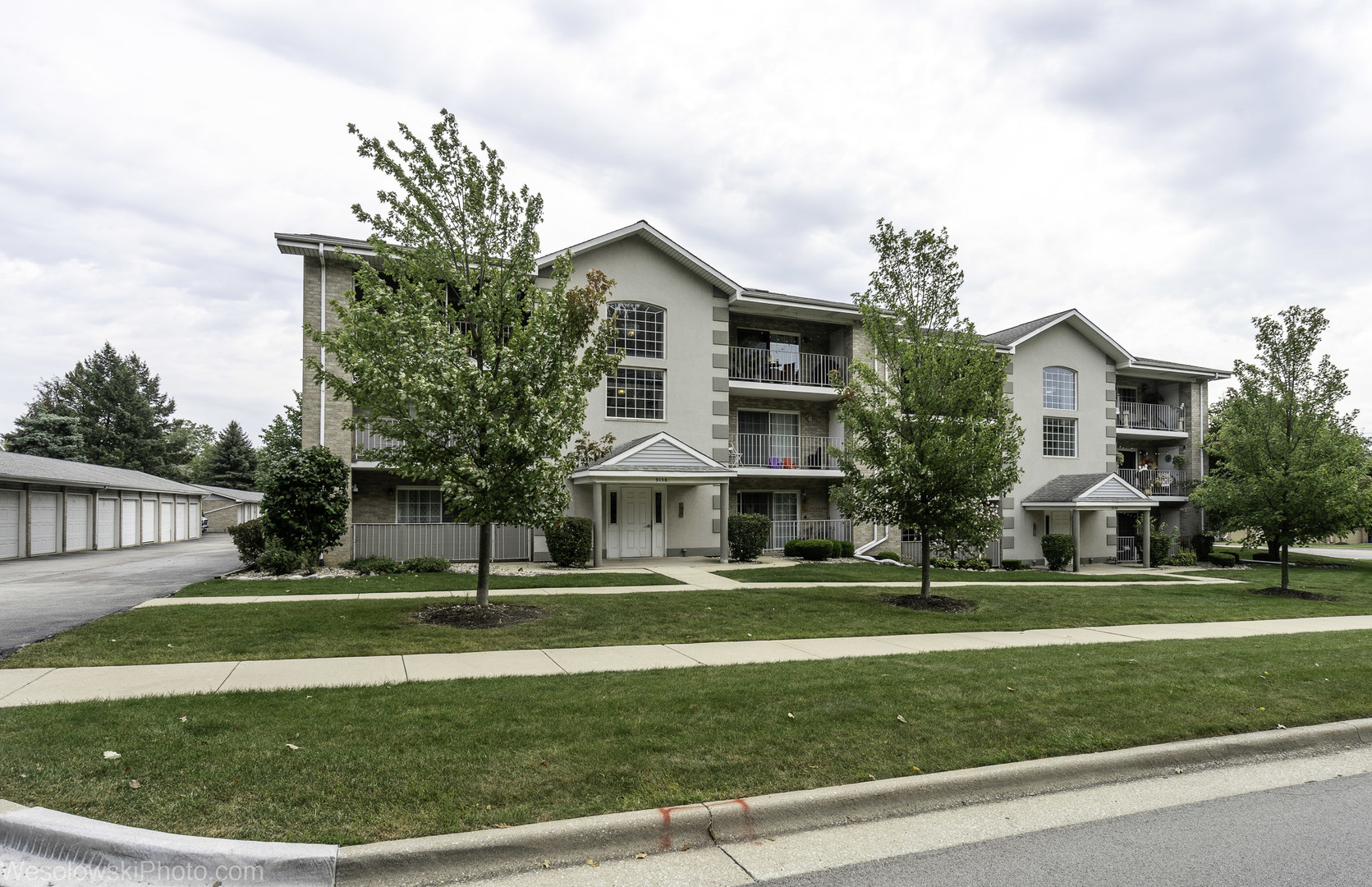 9150 W 95th Street #2B, Hickory Hills, IL 60457