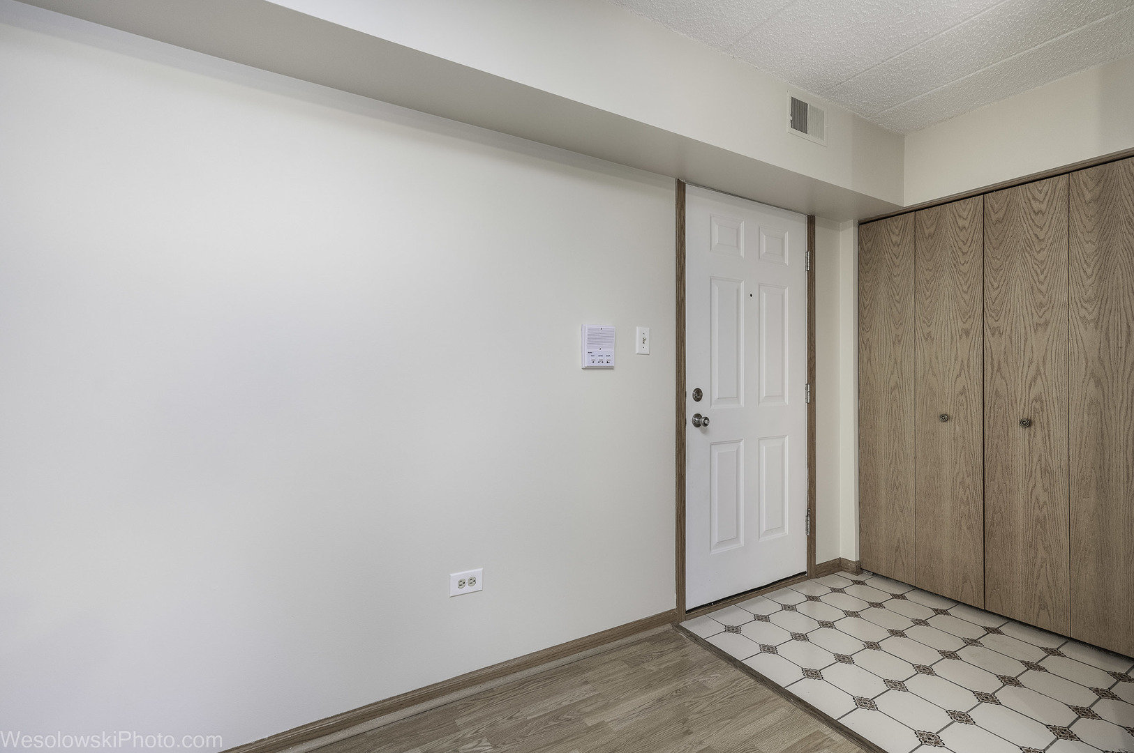 9150 W 95th Street #2B, Hickory Hills, IL 60457