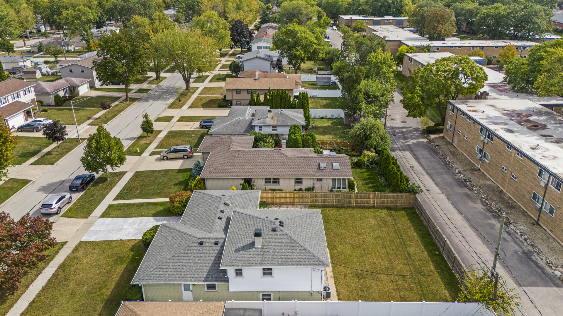 1813 W Pheasant Trail, Mount Prospect, IL 60056