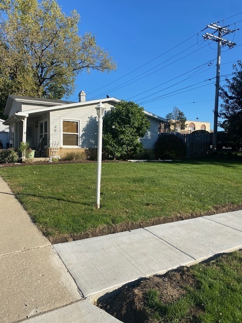 49 N Shaddle Avenue, Mundelein, IL 60060
