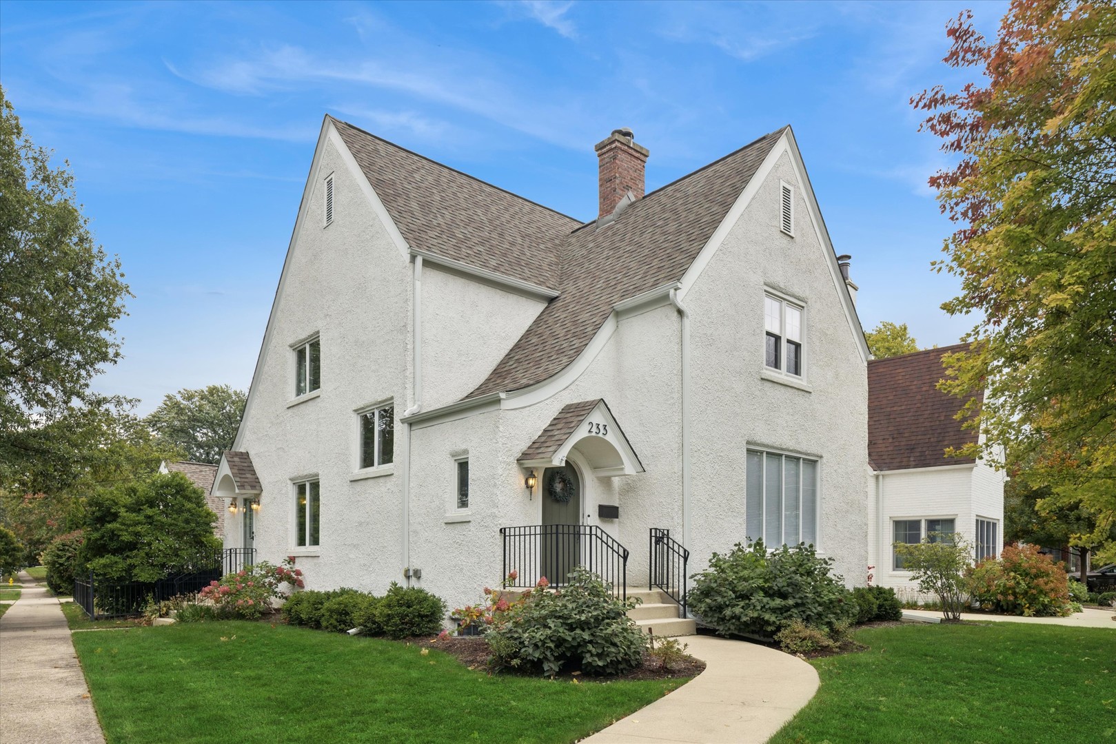 233 N Park Boulevard, Glen Ellyn, IL 60137