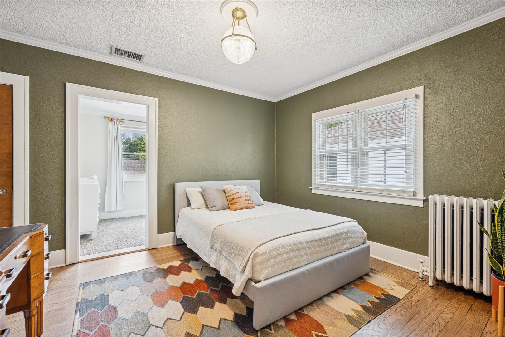 233 N Park Boulevard, Glen Ellyn, IL 60137