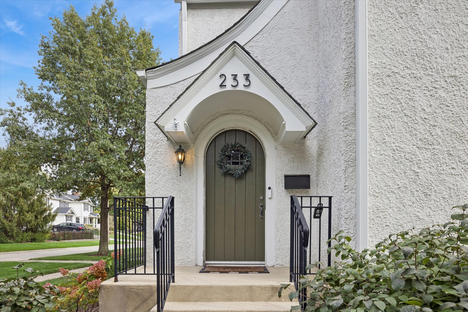 233 N Park Boulevard, Glen Ellyn, IL 60137