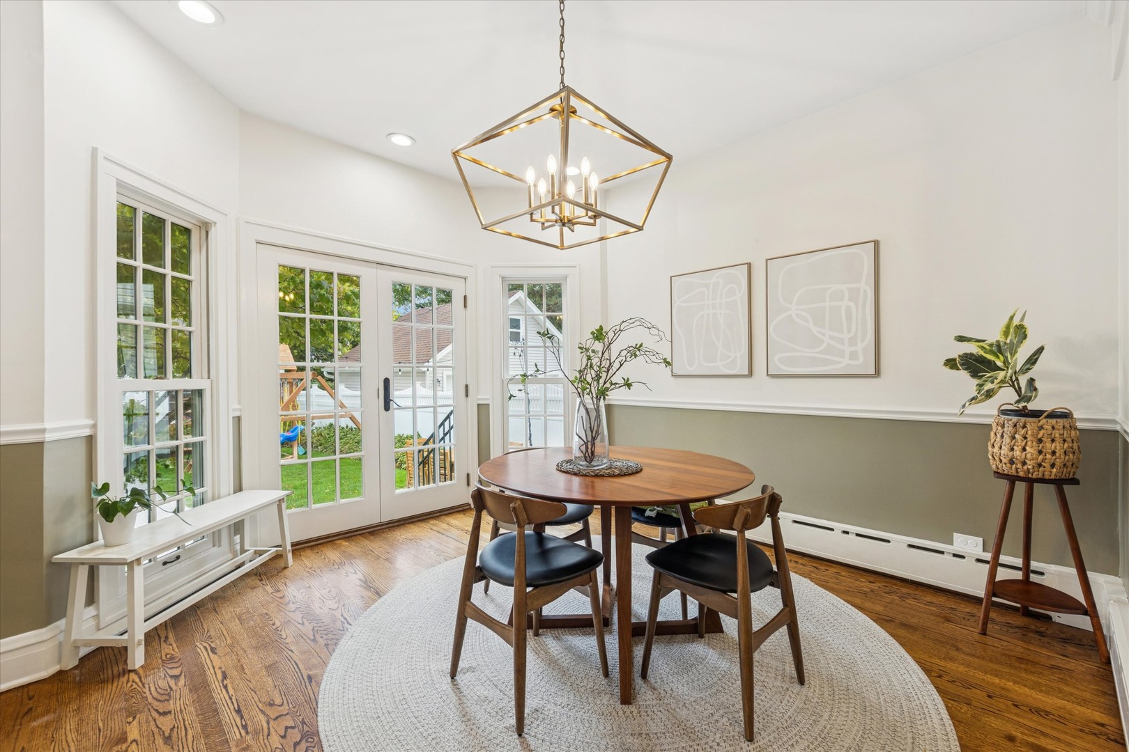 233 N Park Boulevard, Glen Ellyn, IL 60137