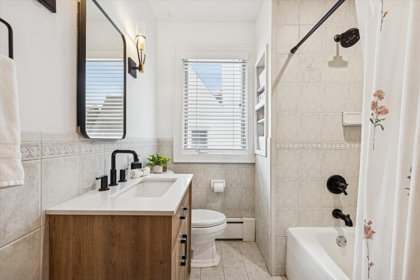 233 N Park Boulevard, Glen Ellyn, IL 60137