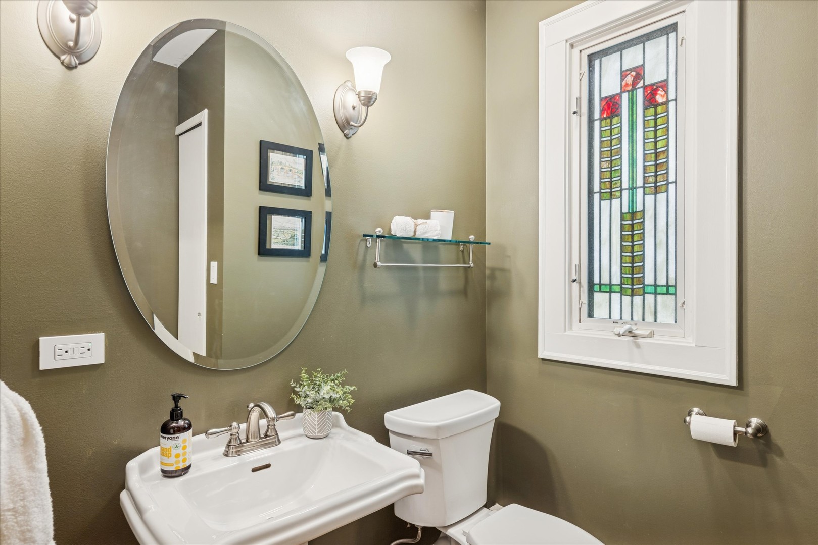 233 N Park Boulevard, Glen Ellyn, IL 60137