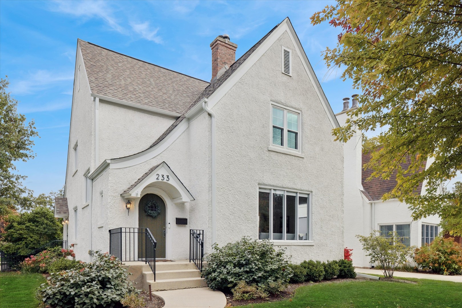233 N Park Boulevard, Glen Ellyn, IL 60137