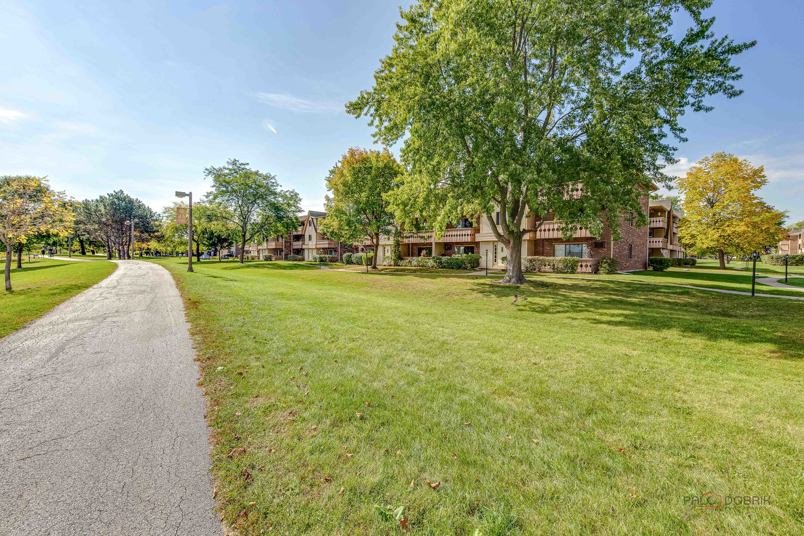 4 PARKSIDE Court #12, Vernon Hills, IL 60061