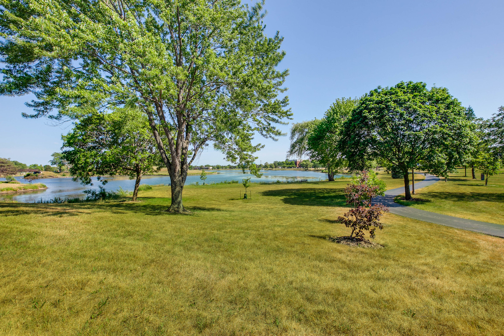 4 PARKSIDE Court #12, Vernon Hills, IL 60061