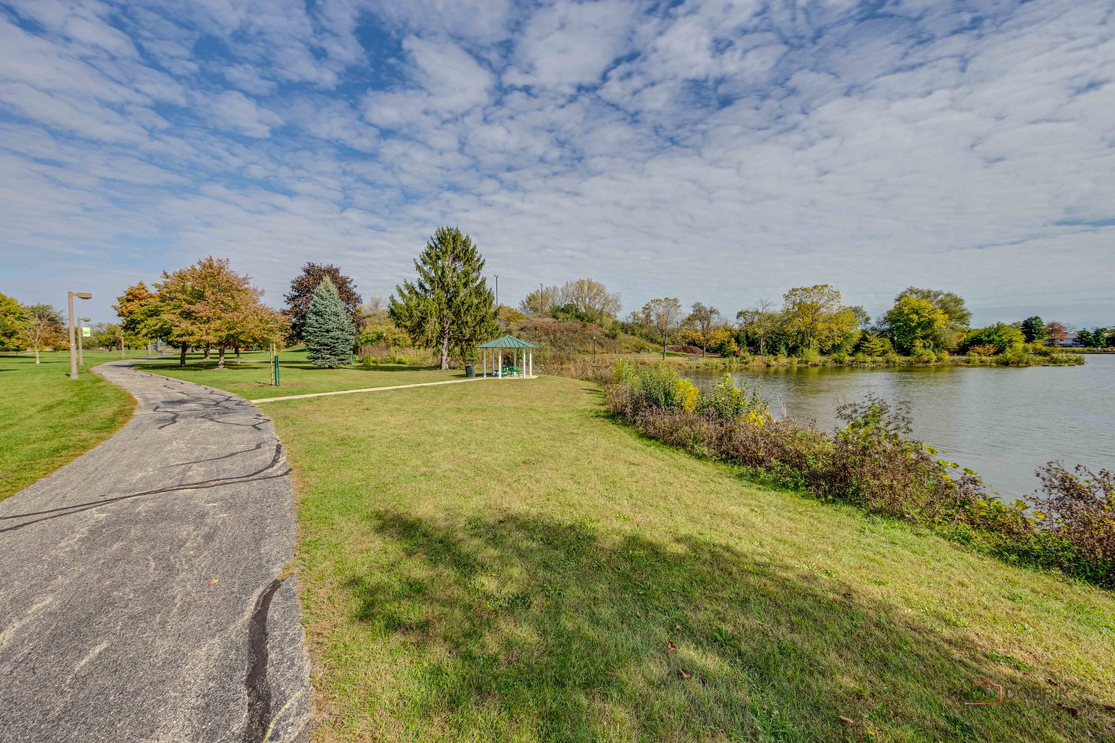 4 PARKSIDE Court #12, Vernon Hills, IL 60061