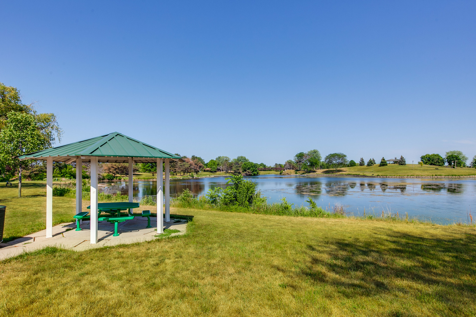 4 PARKSIDE Court #12, Vernon Hills, IL 60061