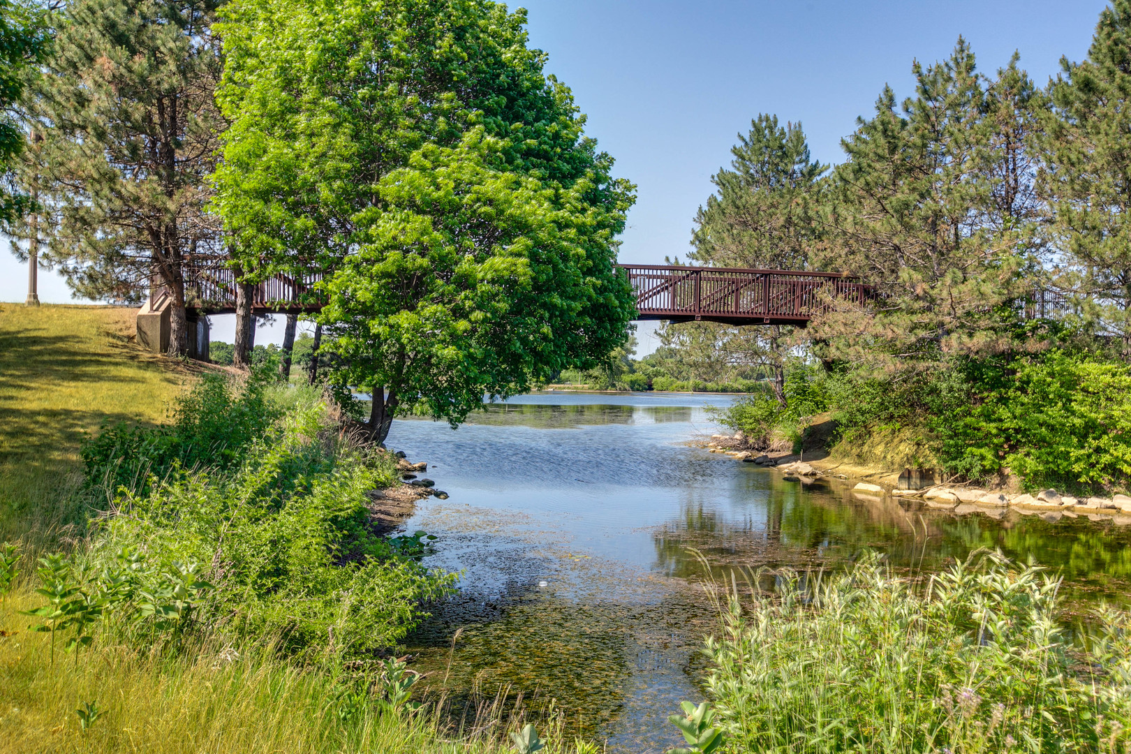 4 PARKSIDE Court #12, Vernon Hills, IL 60061