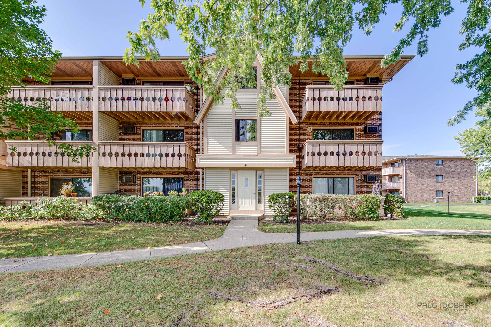 4 PARKSIDE Court #12, Vernon Hills, IL 60061