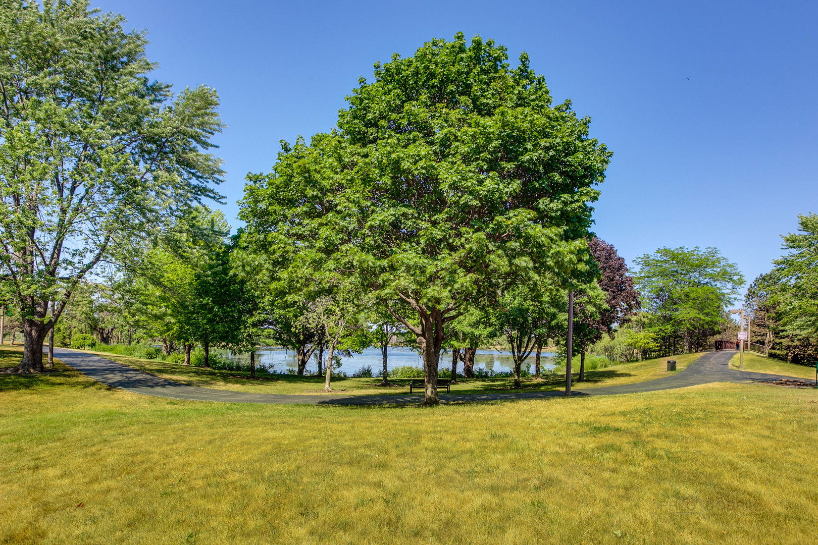 4 PARKSIDE Court #12, Vernon Hills, IL 60061