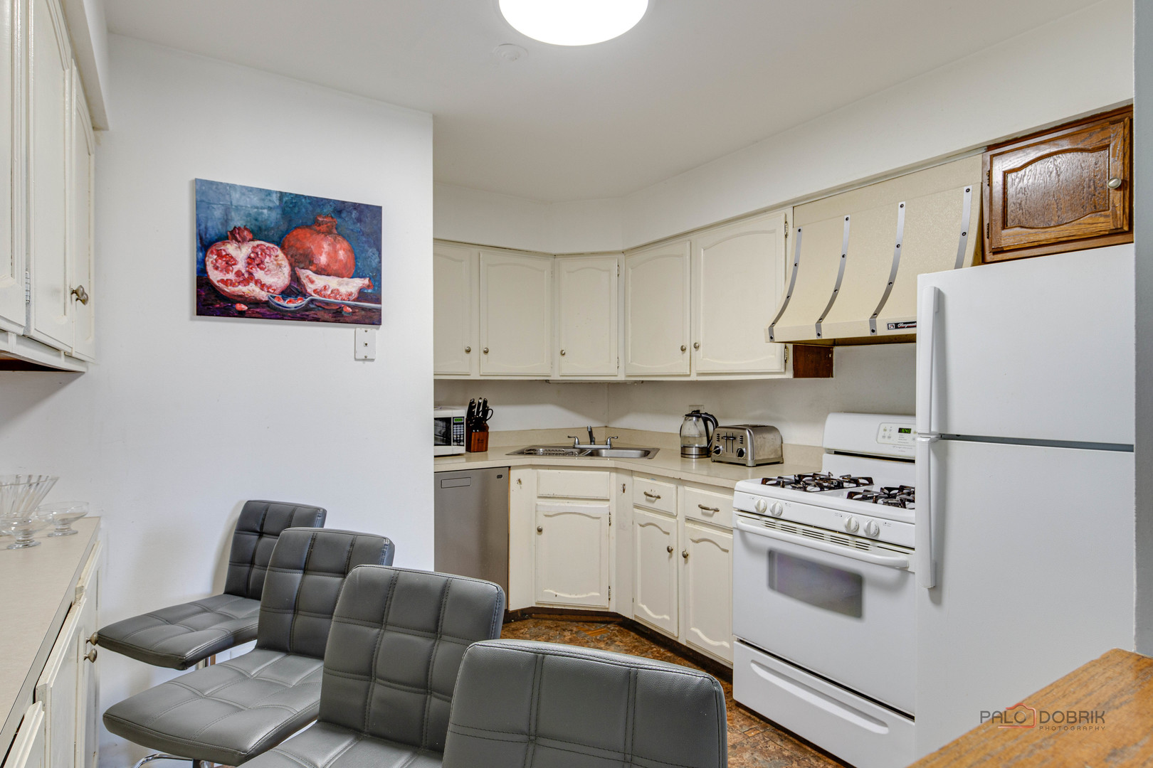 4 PARKSIDE Court #12, Vernon Hills, IL 60061