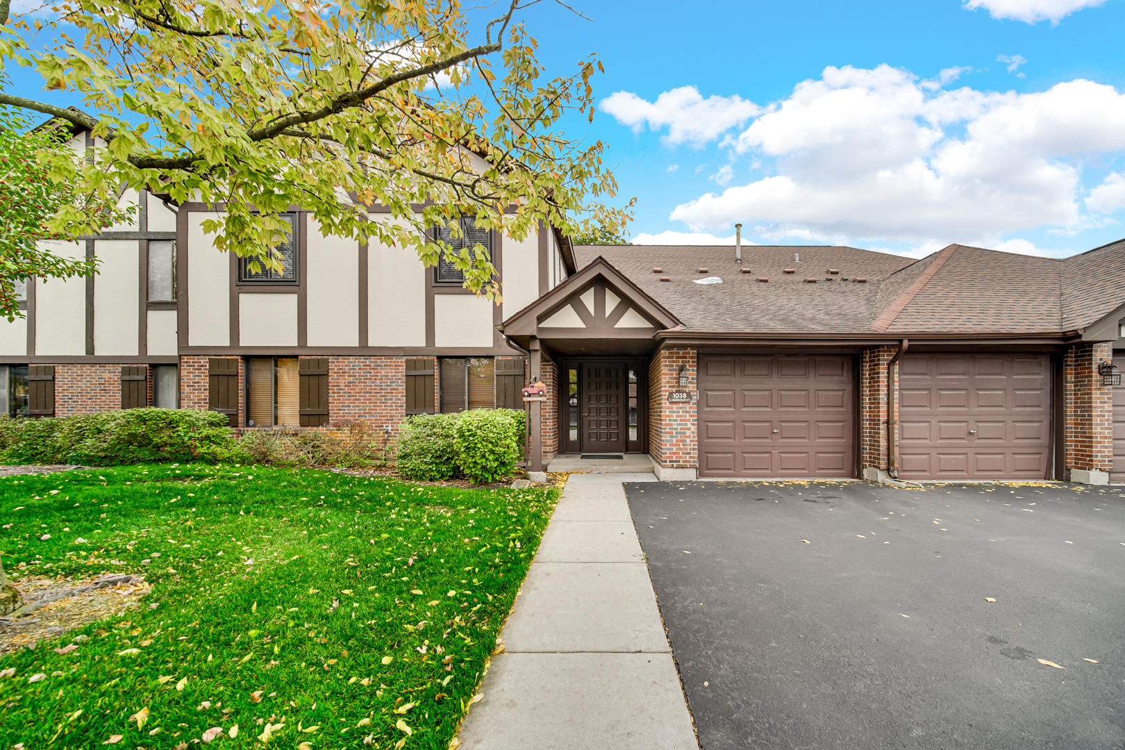 1038 Harbour Court #2A, Wheeling, IL 60090