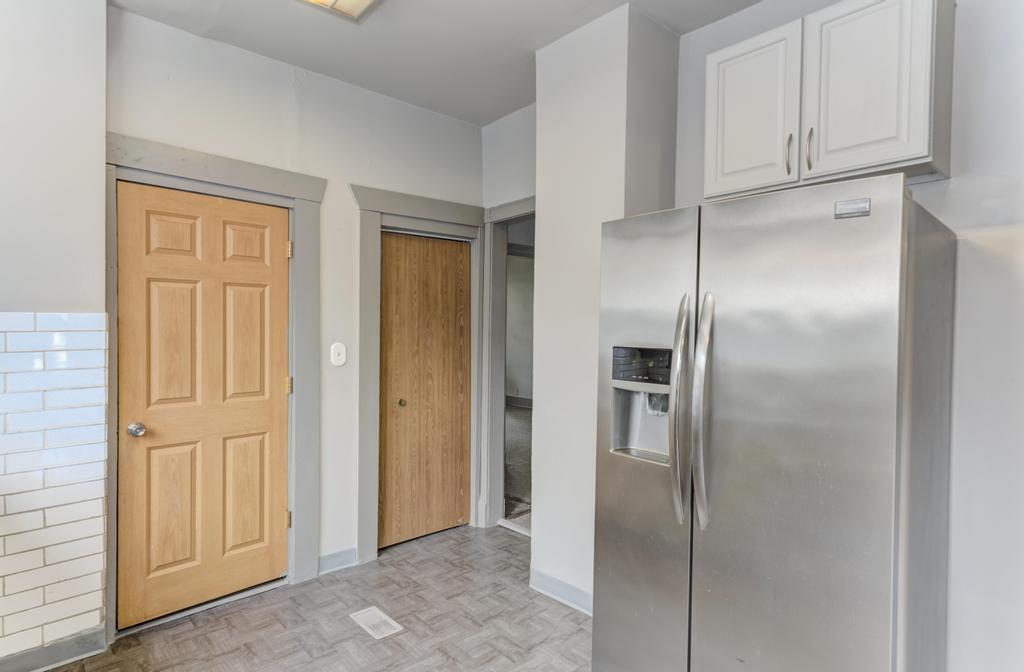 820 S 17th Avenue, Maywood, IL 60153