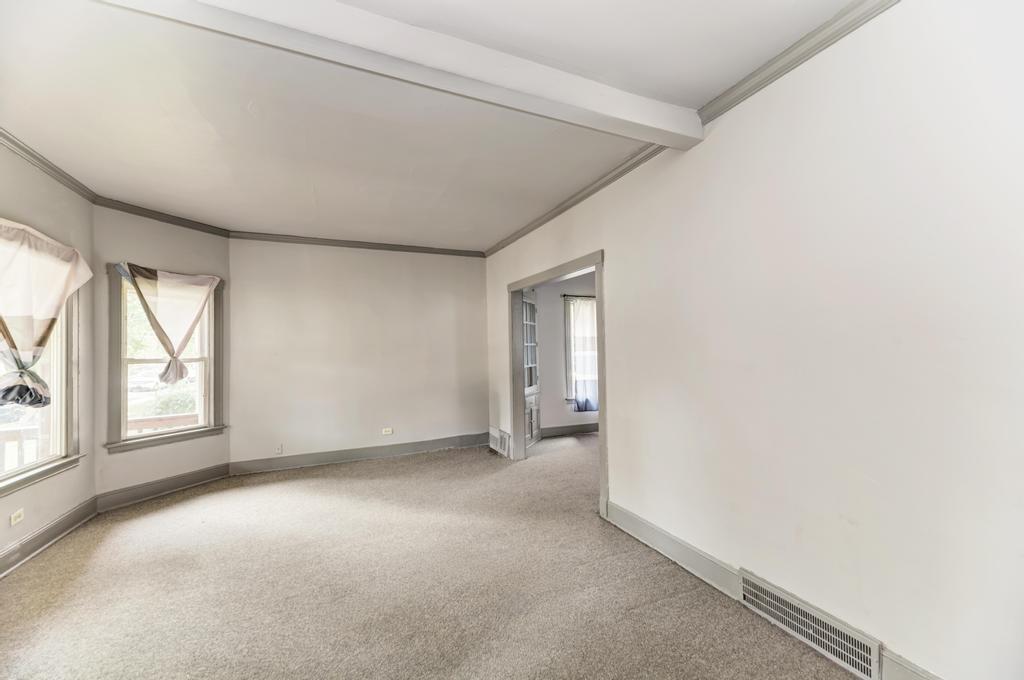 820 S 17th Avenue, Maywood, IL 60153