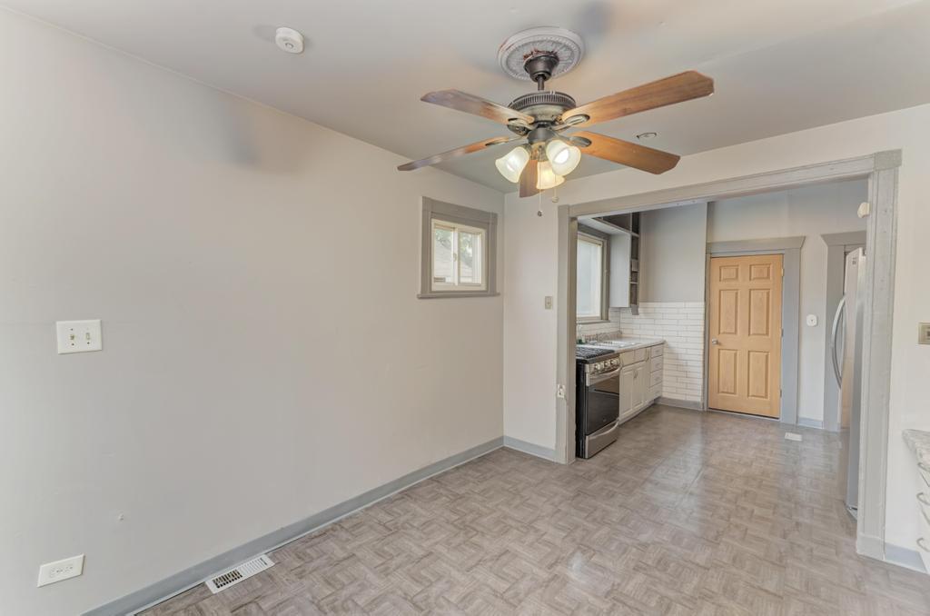 820 S 17th Avenue, Maywood, IL 60153