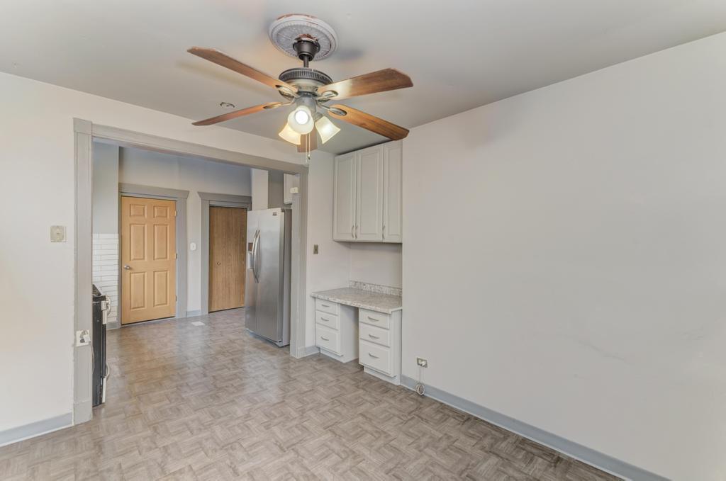 820 S 17th Avenue, Maywood, IL 60153