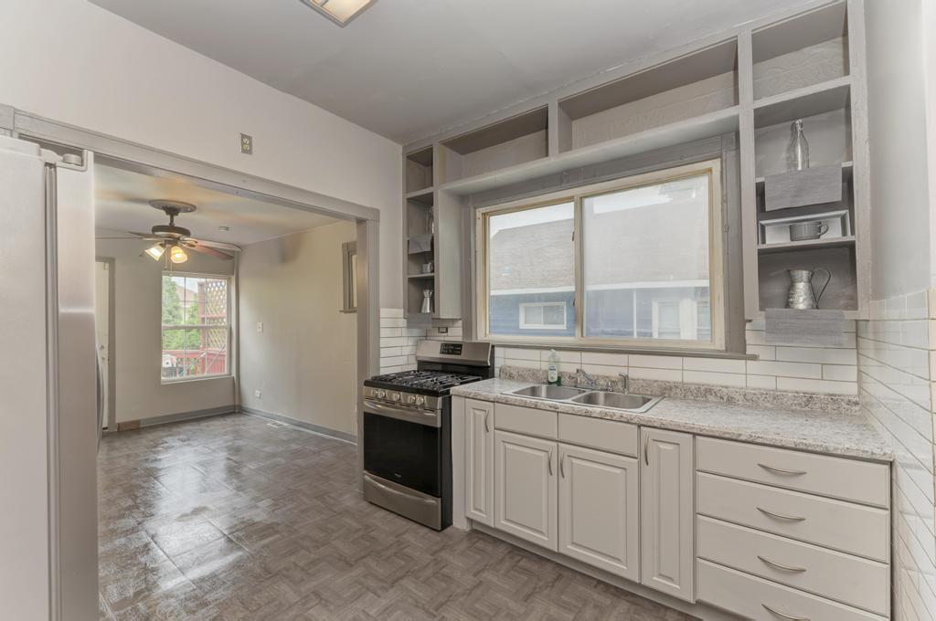 820 S 17th Avenue, Maywood, IL 60153