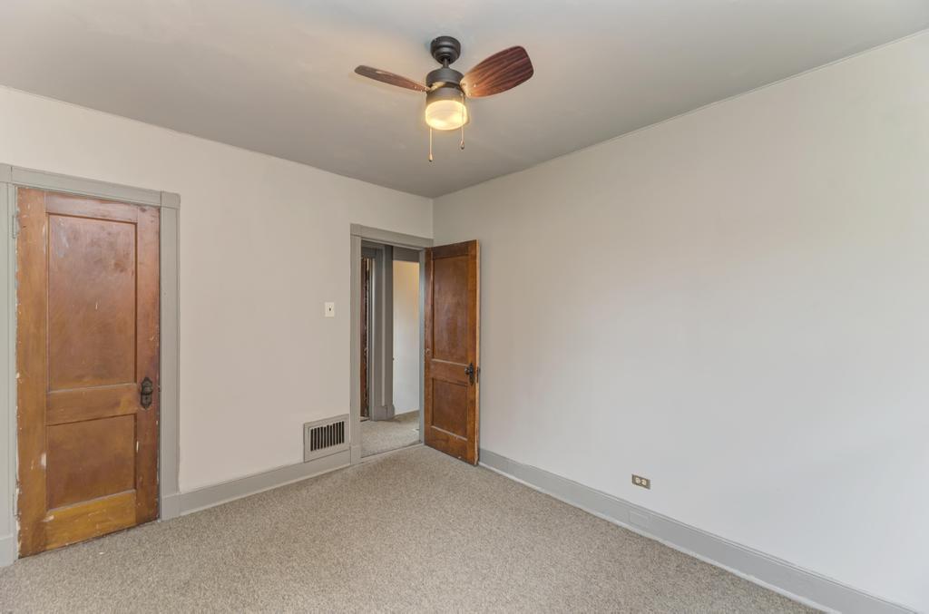 820 S 17th Avenue, Maywood, IL 60153