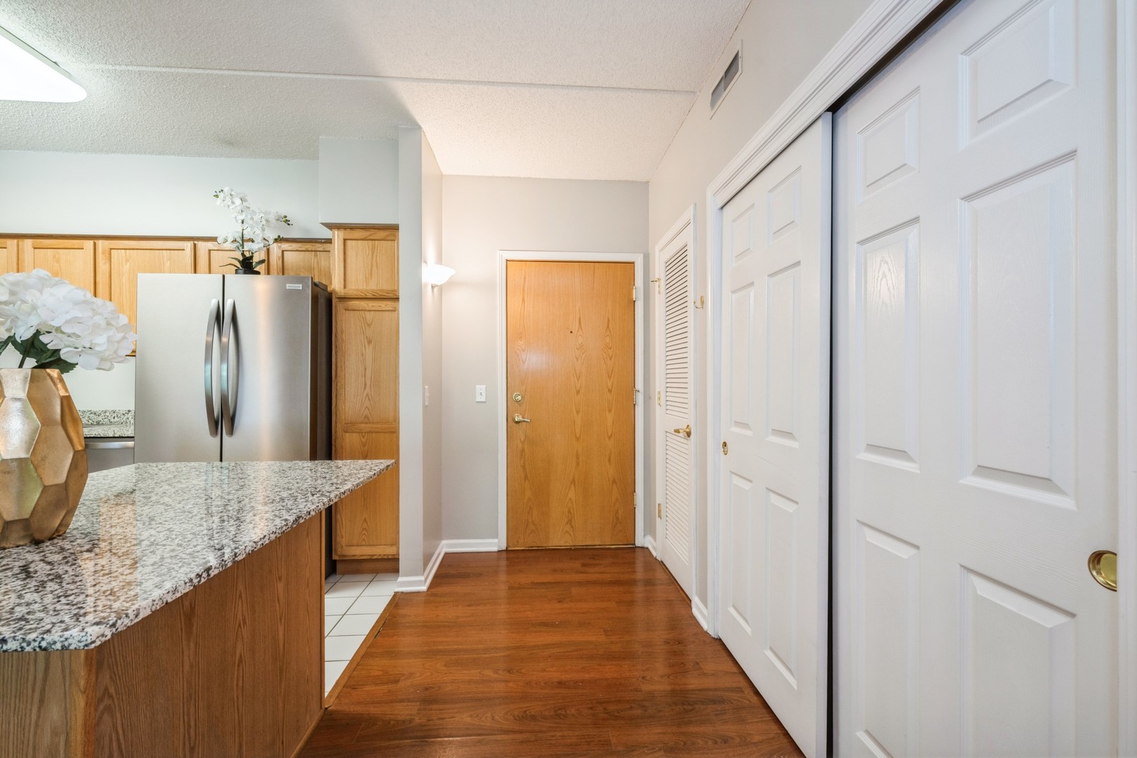 1479 N Milwaukee Avenue #203, Libertyville, IL 60048