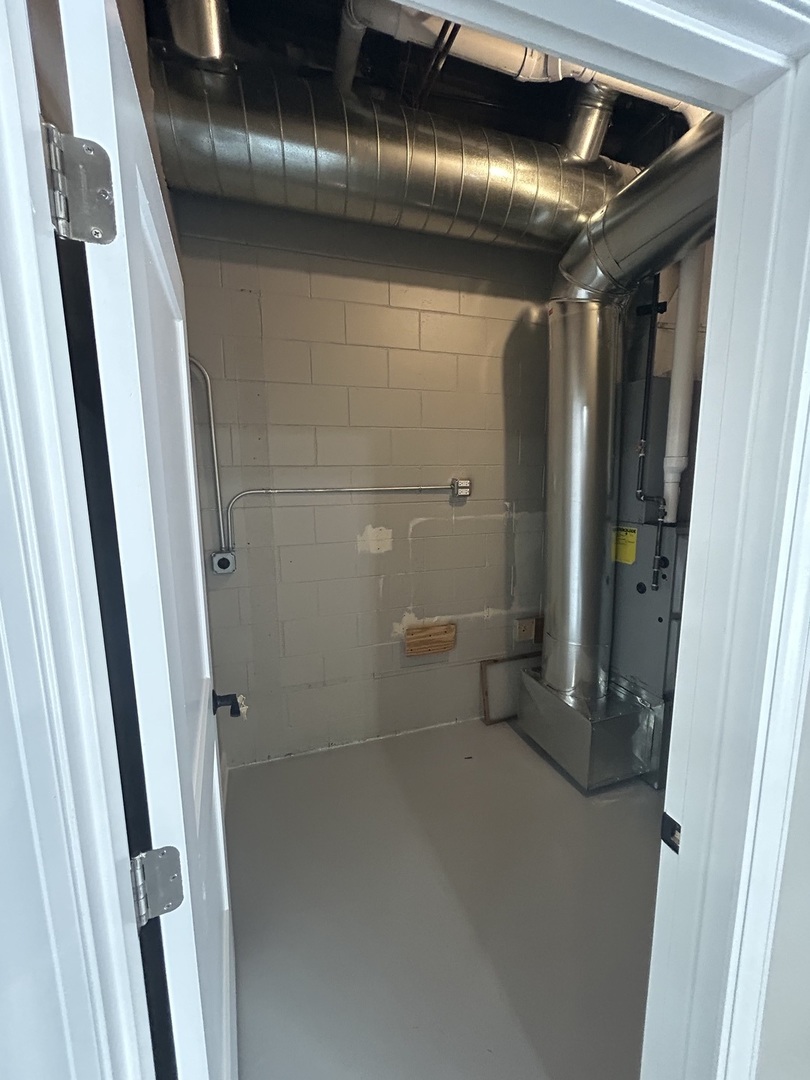 1001 Aurora Avenue #A, Aurora, IL 60505