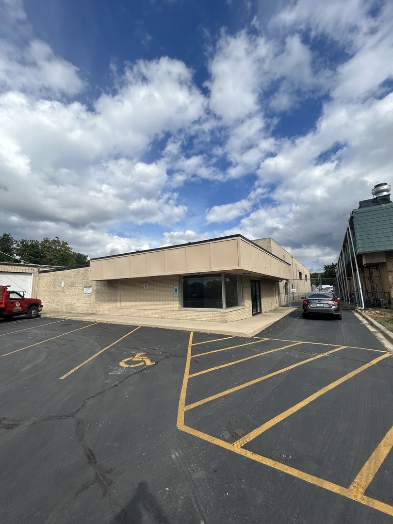 1001 Aurora Avenue #A, Aurora, IL 60505