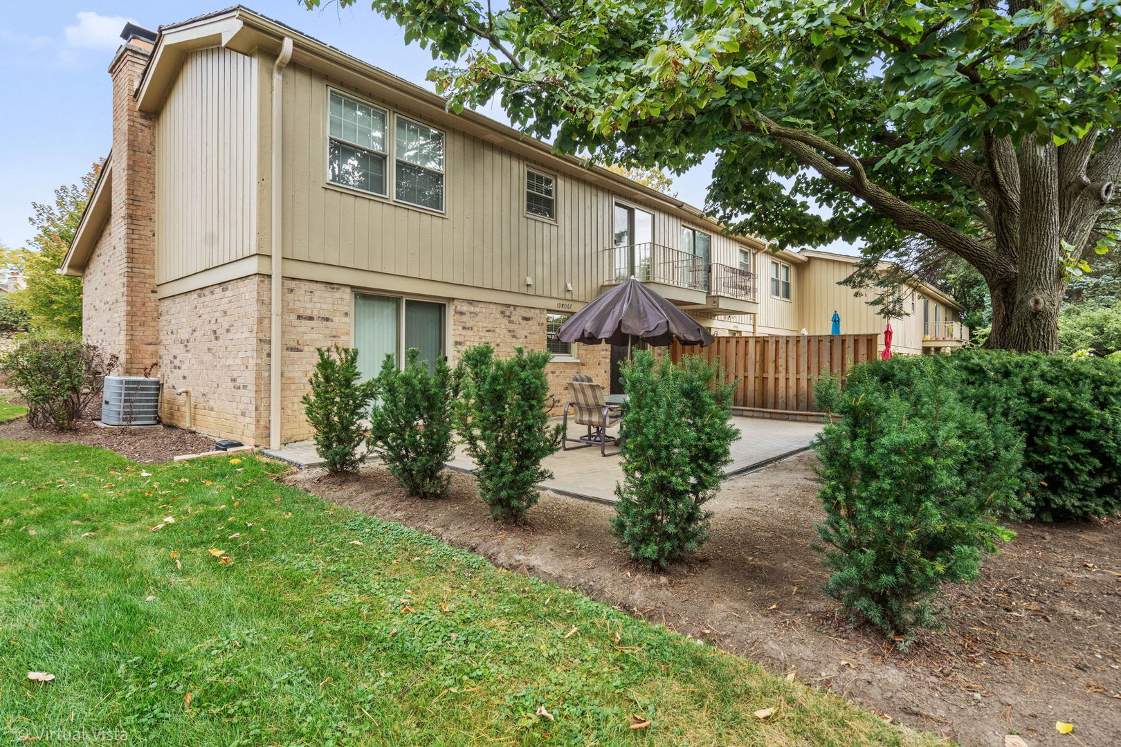 19W067 Avenue Normandy South, Oak Brook, IL 60523
