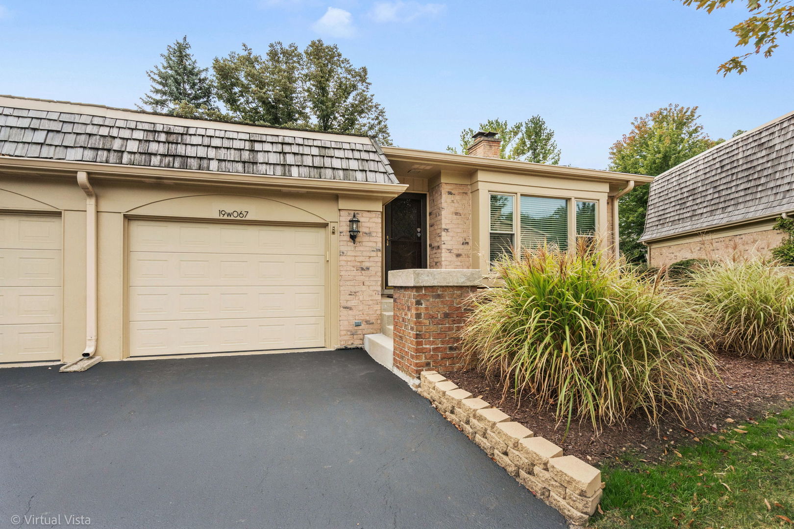 19W067 Avenue Normandy South, Oak Brook, IL 60523