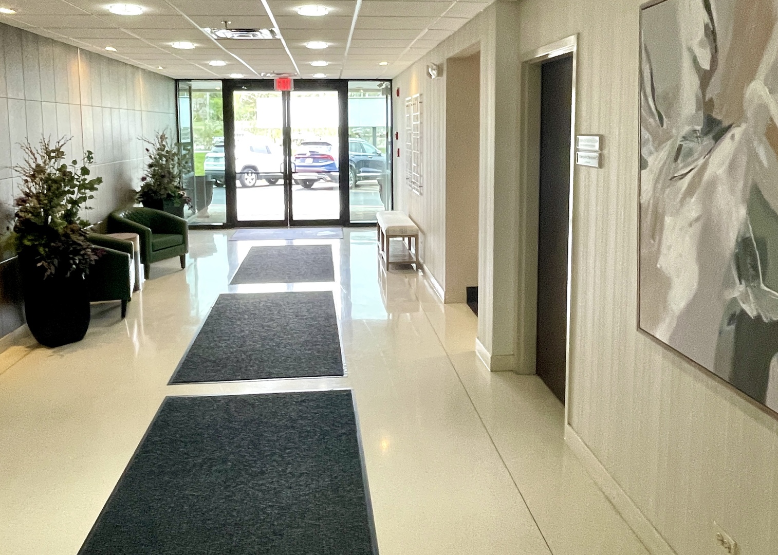 200 S Frontage Road, Burr Ridge, IL 60527