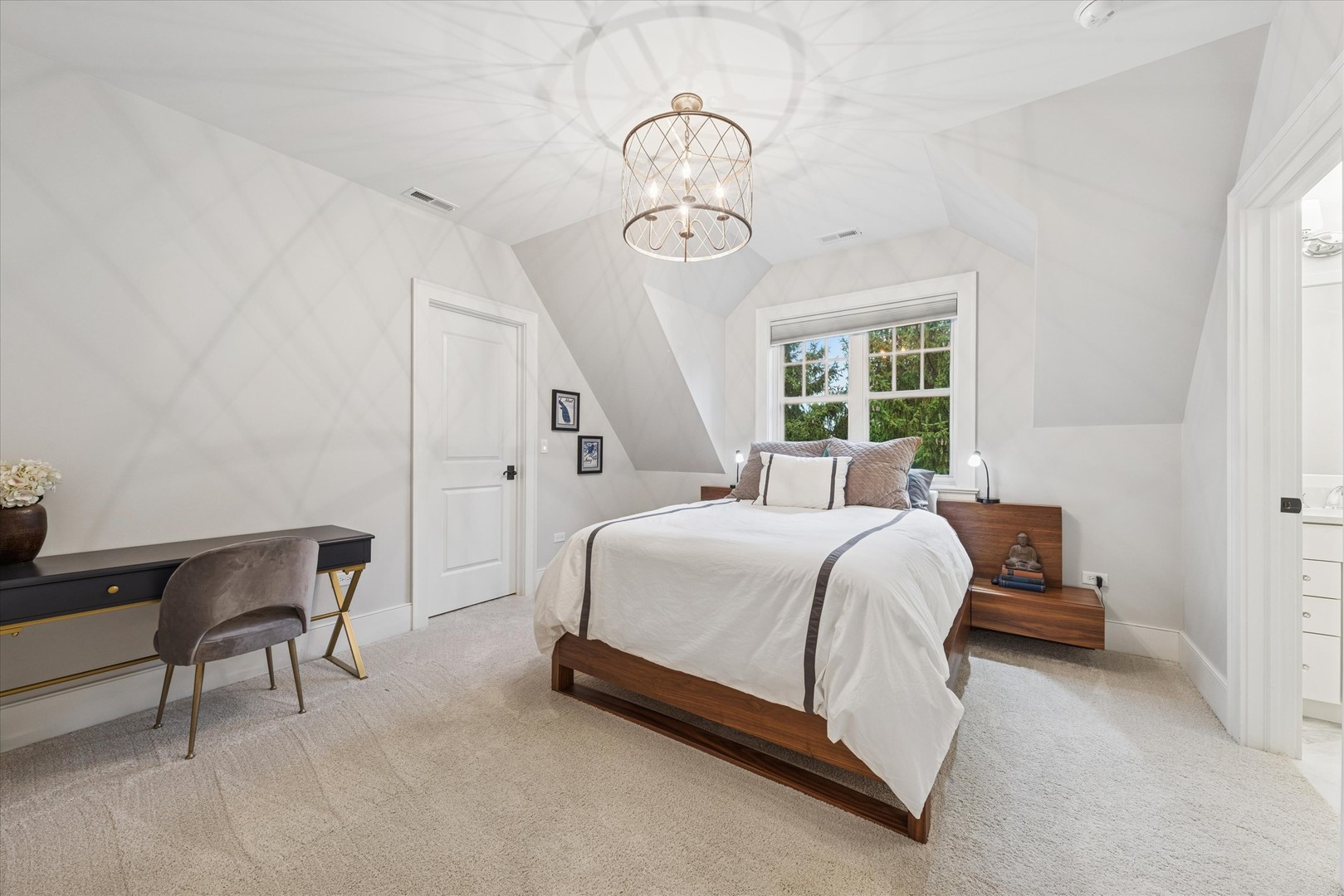 415 N ADAMS Street, Hinsdale, IL 60521