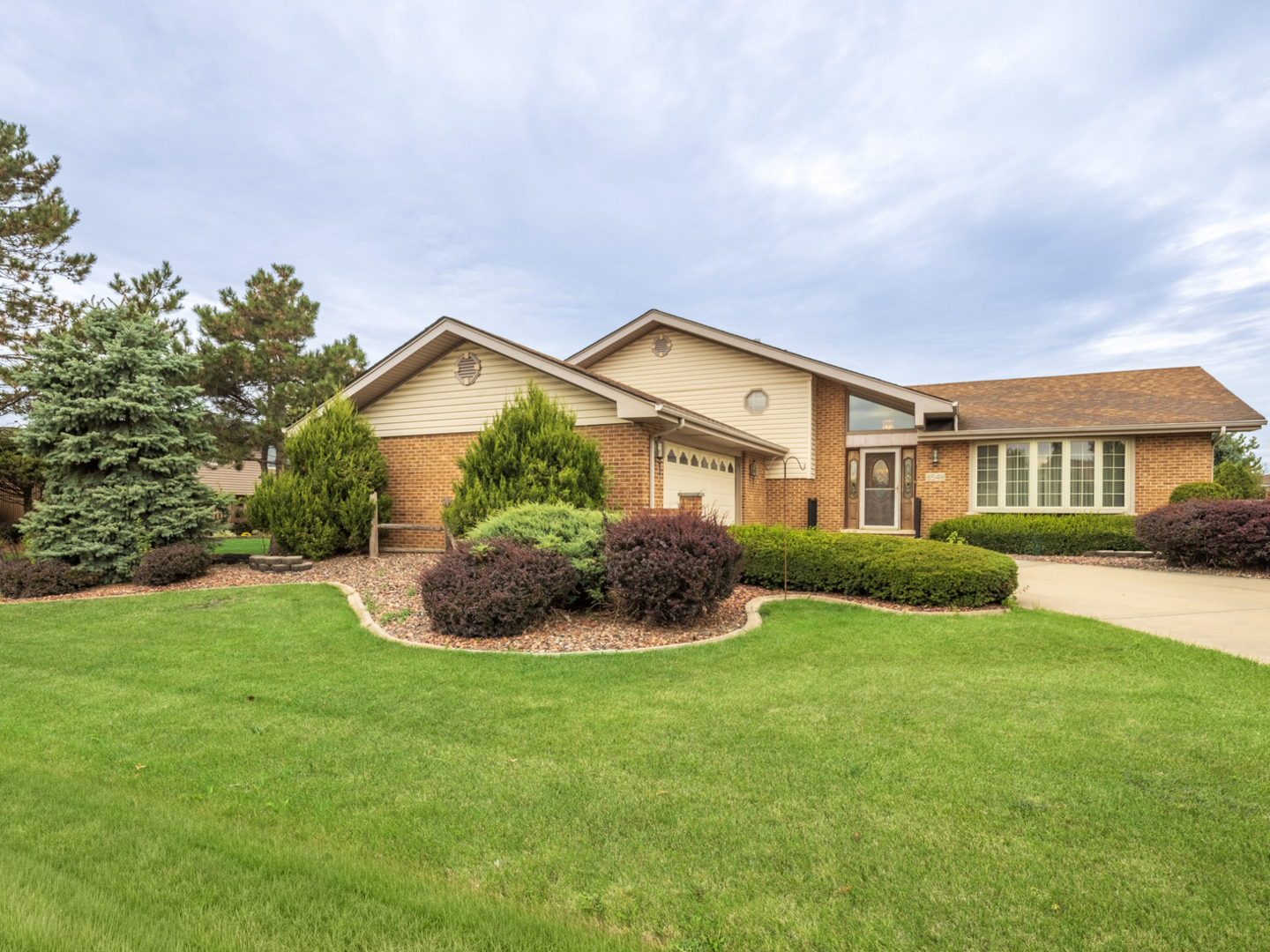 8548 Bethany Lane, Tinley Park, IL 60487