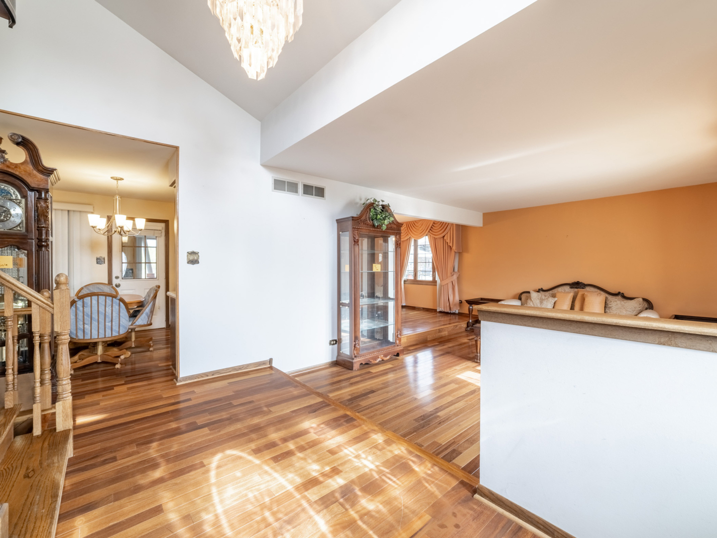 8548 Bethany Lane, Tinley Park, IL 60487