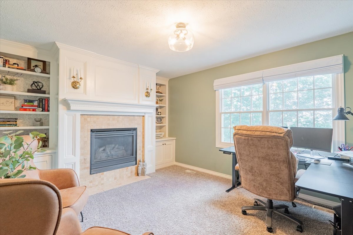 45 Pebblebrook Court, Bloomington, IL 61705