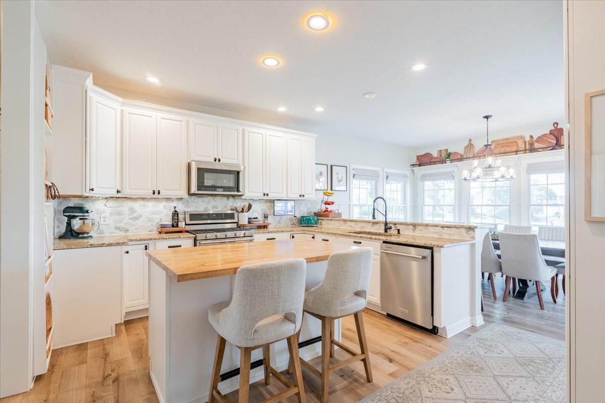 45 Pebblebrook Court, Bloomington, IL 61705