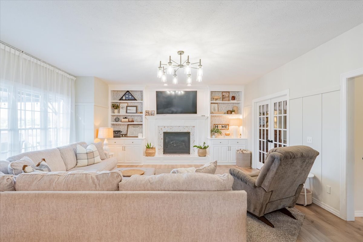 45 Pebblebrook Court, Bloomington, IL 61705