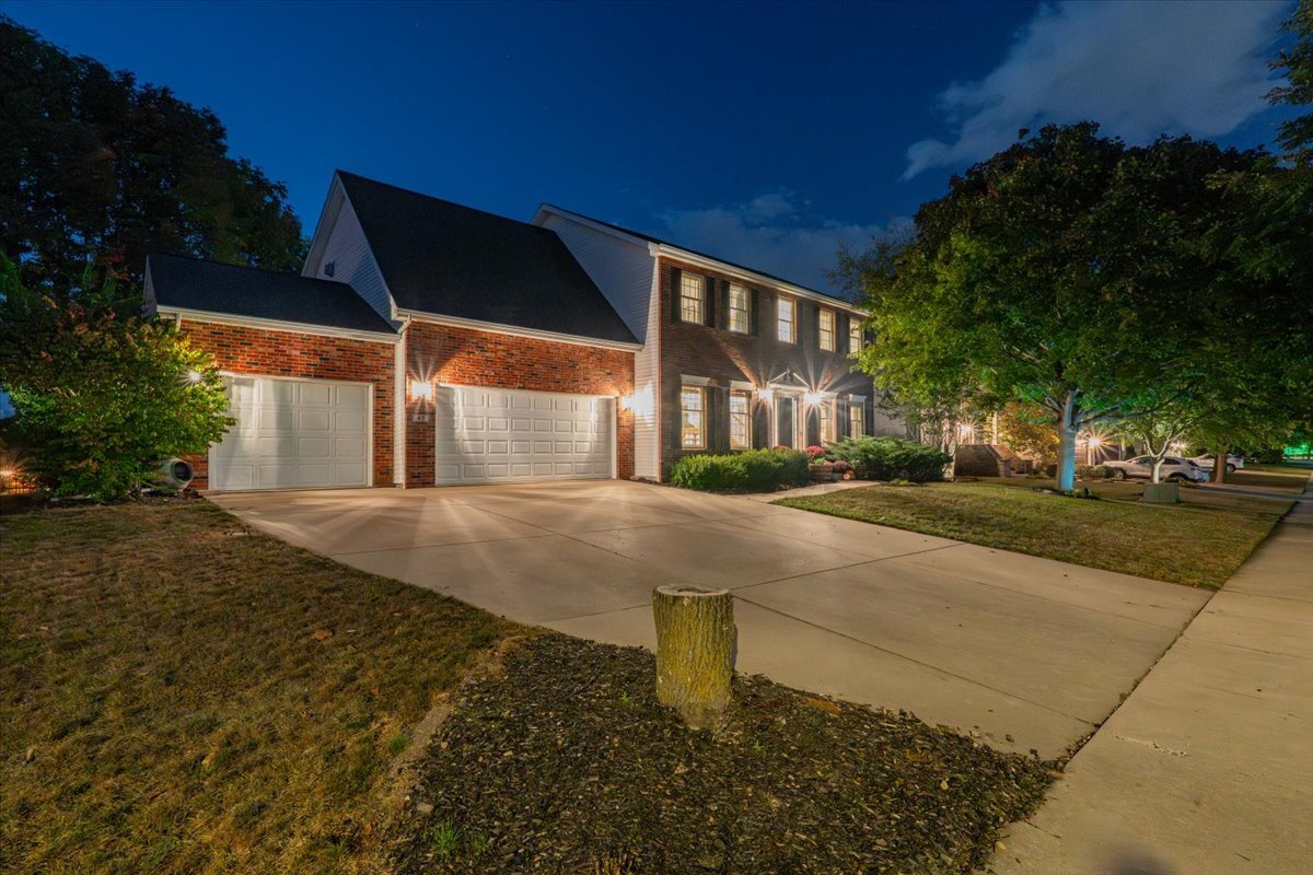 45 Pebblebrook Court, Bloomington, IL 61705