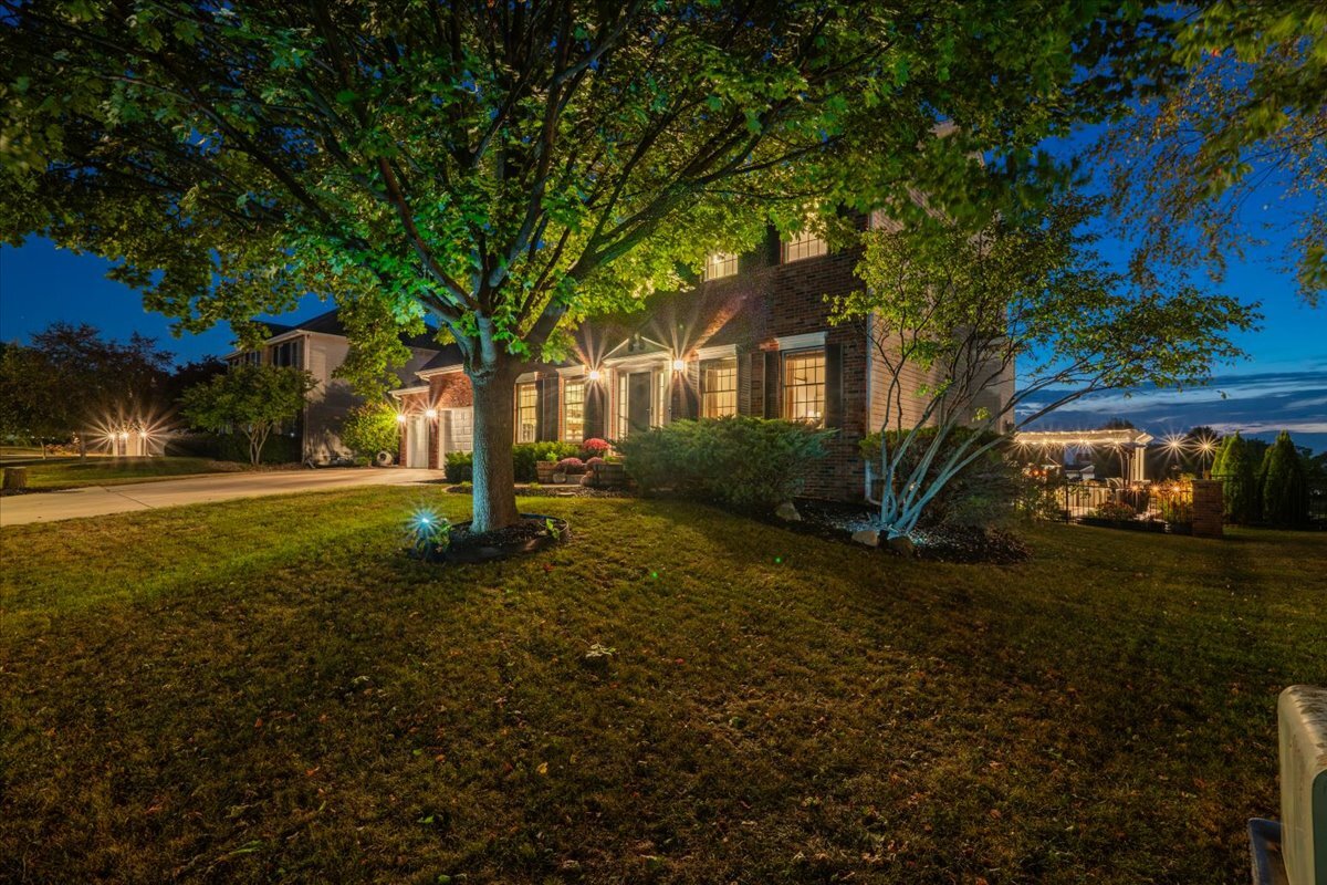 45 Pebblebrook Court, Bloomington, IL 61705