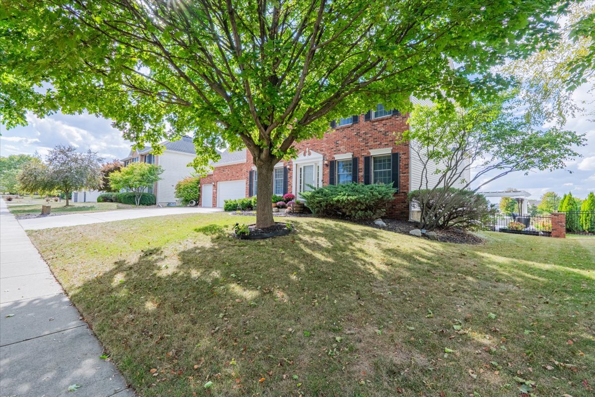 45 Pebblebrook Court, Bloomington, IL 61705