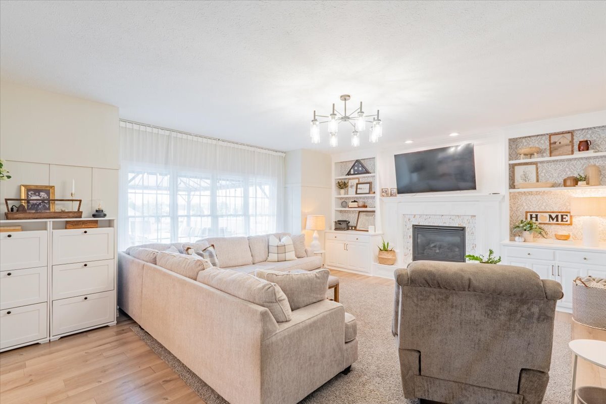 45 Pebblebrook Court, Bloomington, IL 61705