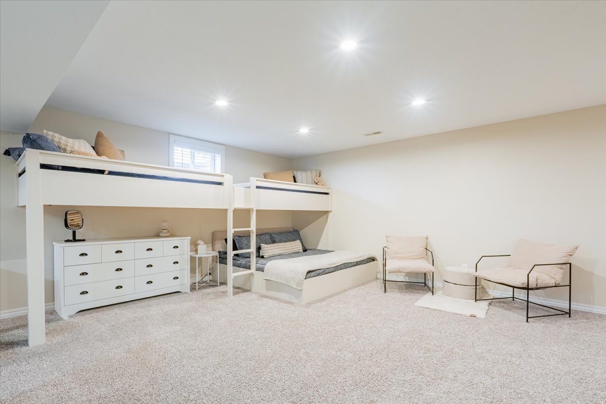 45 Pebblebrook Court, Bloomington, IL 61705