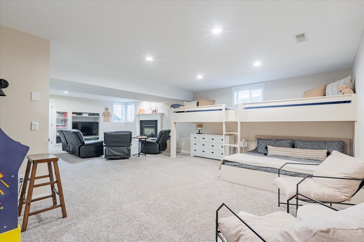 45 Pebblebrook Court, Bloomington, IL 61705